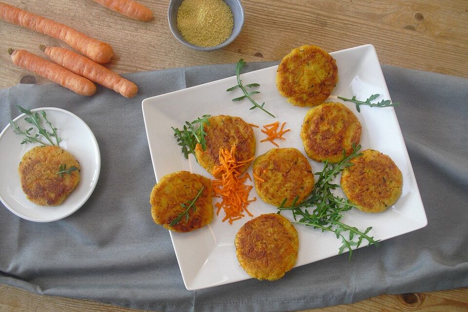 Couscousbratlinge mit Karotten Couscousbratlinge mit Karotten