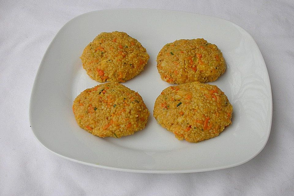 Couscousbratlinge mit Karotten Couscousbratlinge mit Karotten