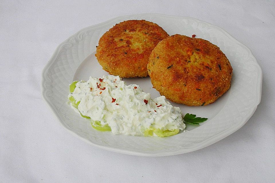 Couscousbratlinge mit Karotten Couscousbratlinge mit Karotten