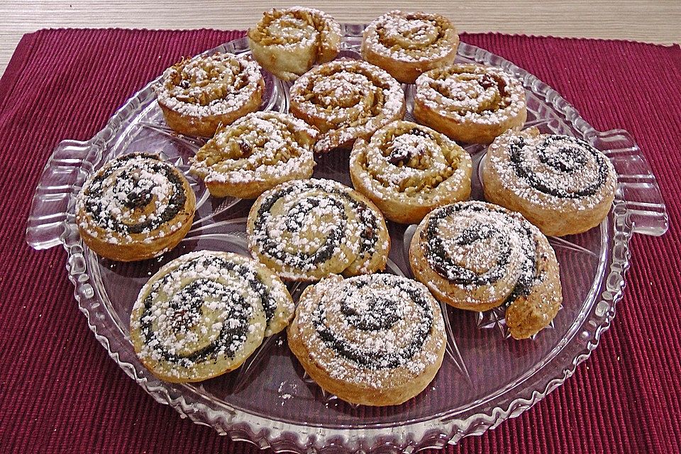 Schnecken mit Zimt, Apfel oder Mohn