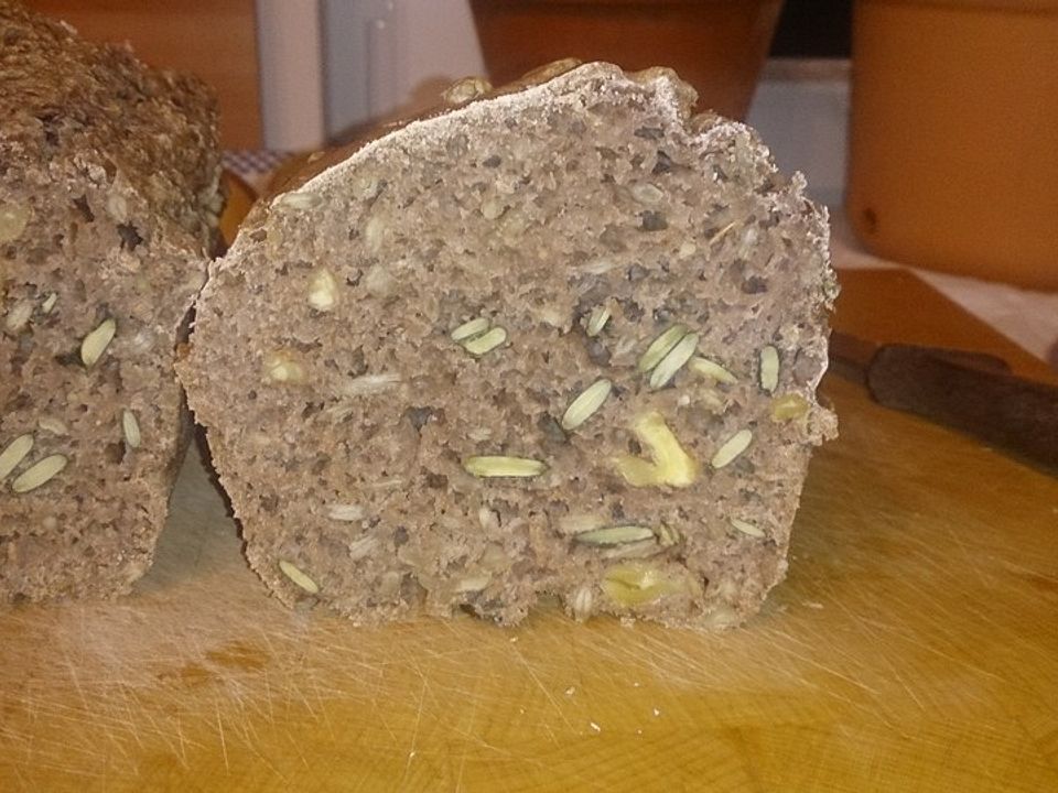 Schnelles kerniges Dinkelbrot von sockenvertilger | Chefkoch