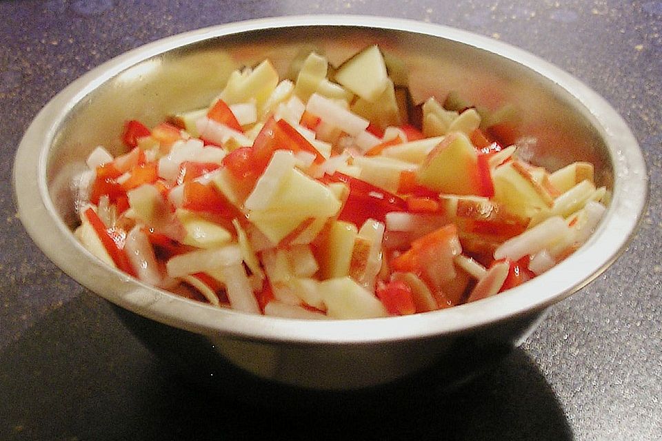 Rettich-Paprika-Apfel Salat