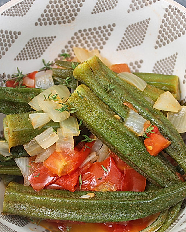 Pikantes Okra-Tomaten-Gemüse