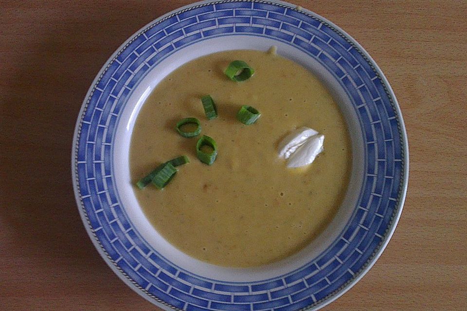 Kartoffel-Lauch-Suppe mit Möhren