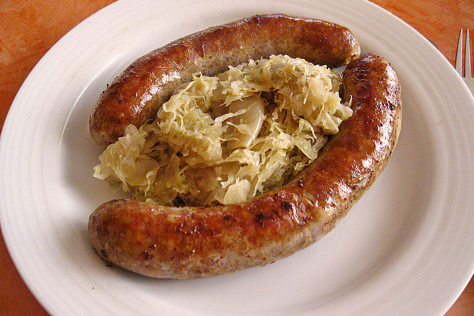 Sauerkraut mit Bratwurst