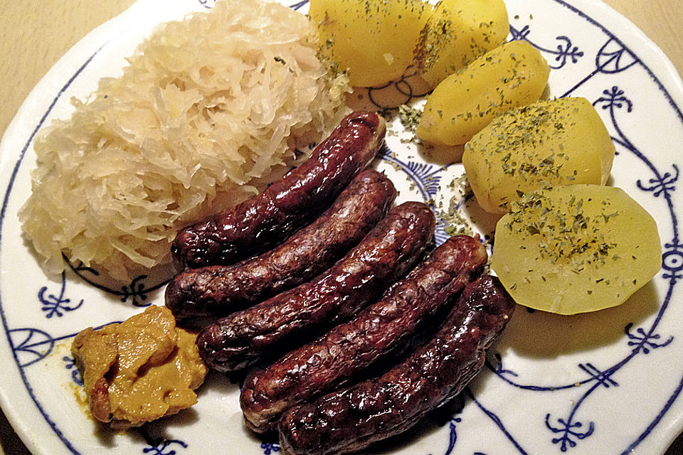 Sauerkraut mit Bratwurst