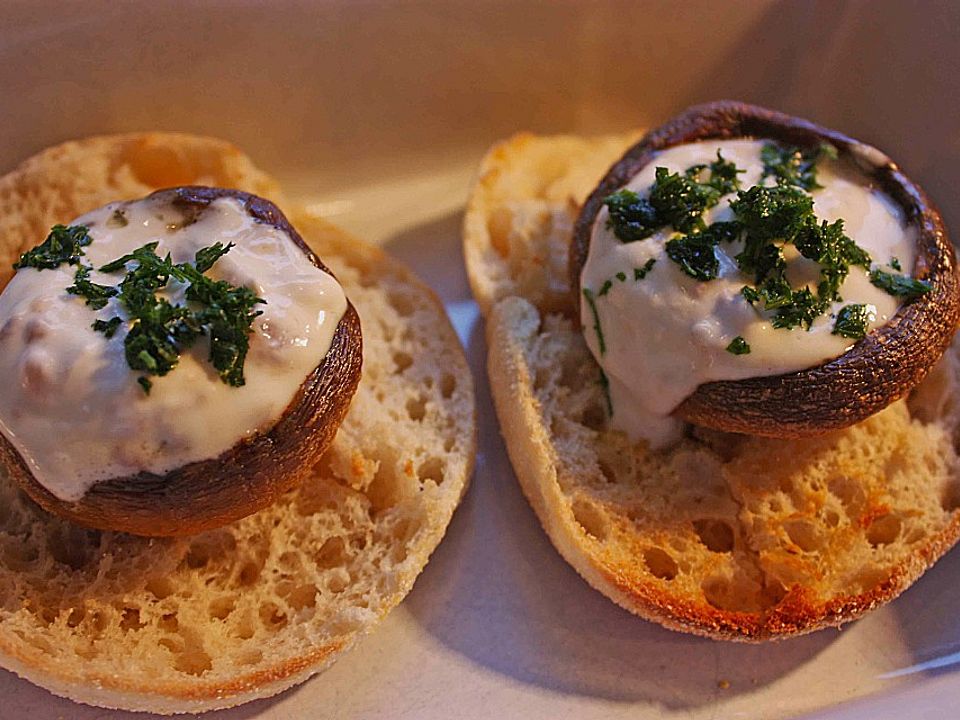 Champignons mit Anchovis auf Toast von friaufeck| Chefkoch
