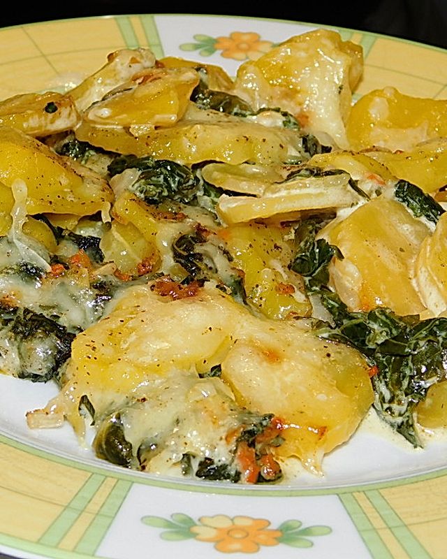 Kartoffelauflauf mit Spinat und Käse