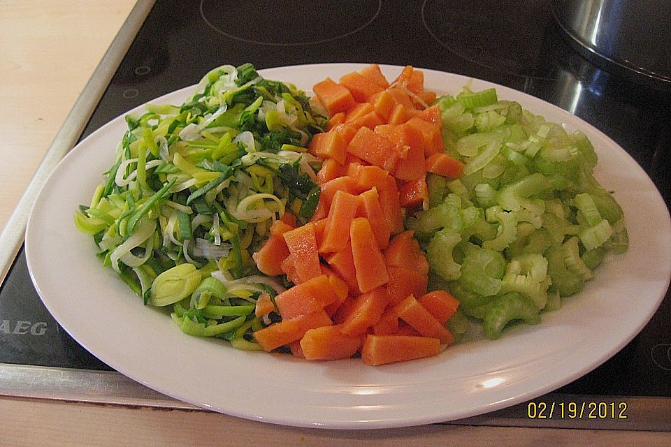 Papaya-Porree-Sellerie Salat Papaya-Porree-Sellerie Salat