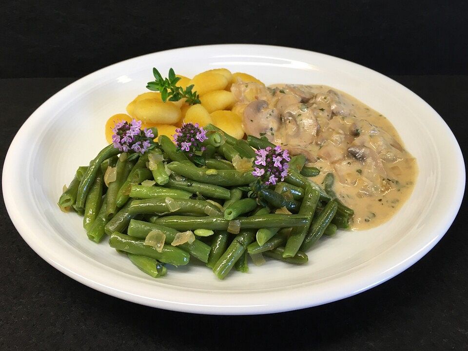 Grüne Bohnen mit Zwiebeln in Butter geschwenkt von badegast1| Chefkoch