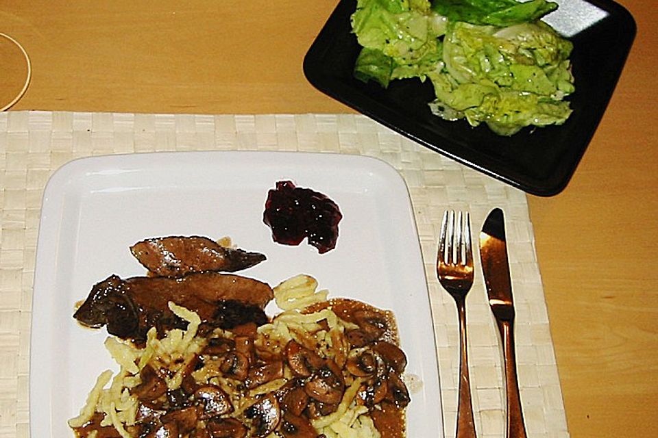 Wildschweinbraten mit Waldpilzen