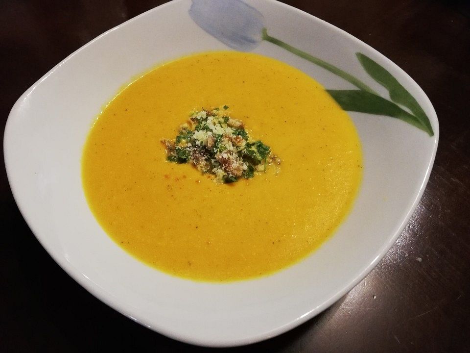 Karotten-Orangen-Suppe mit Dattelgremolata von pralinchen| Chefkoch