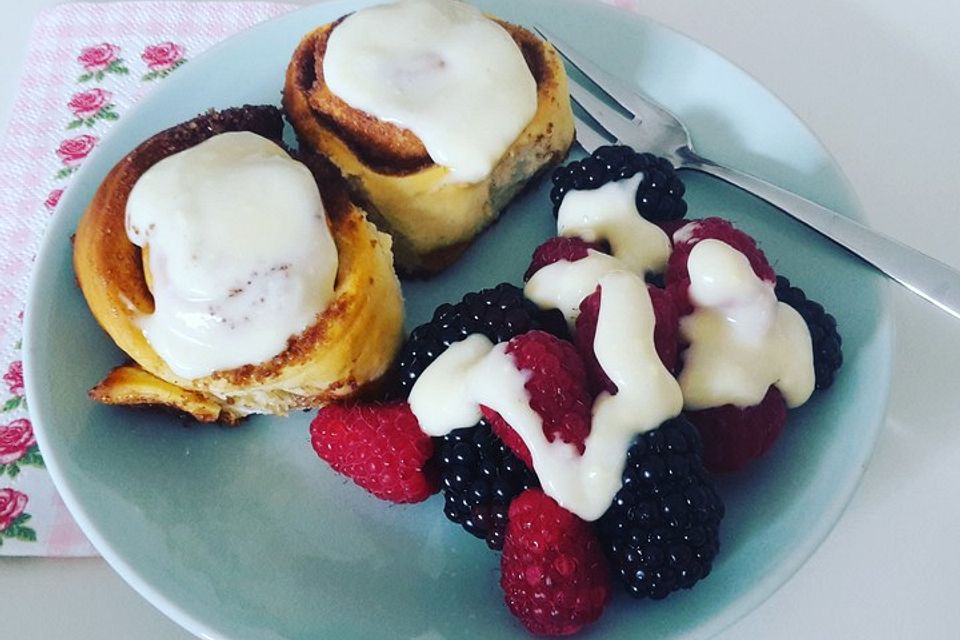 Zimtschnecken mit Frischkäse-Glasur