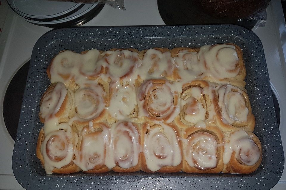 Zimtschnecken mit Frischkäse-Glasur