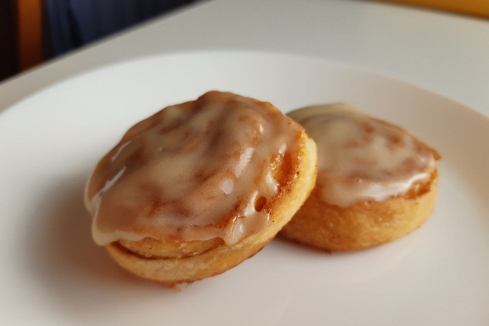 Zimtschnecken mit Frischkäse-Glasur