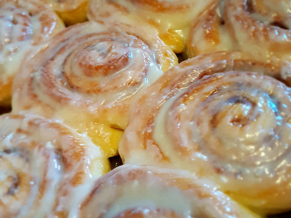 Cinnamon Rolls With Cream Cheese Frosting Chefkoch