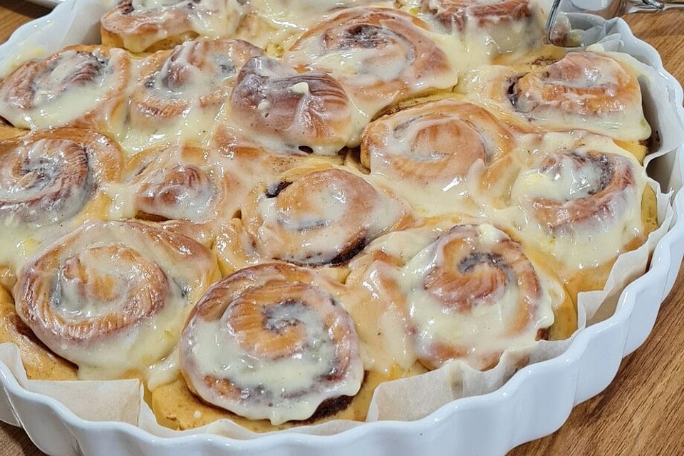 Zimtschnecken mit Frischkäse-Glasur