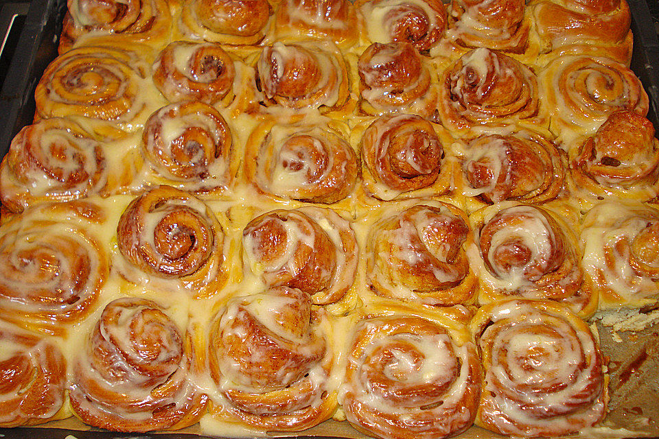 Zimtschnecken mit Frischkäse-Glasur