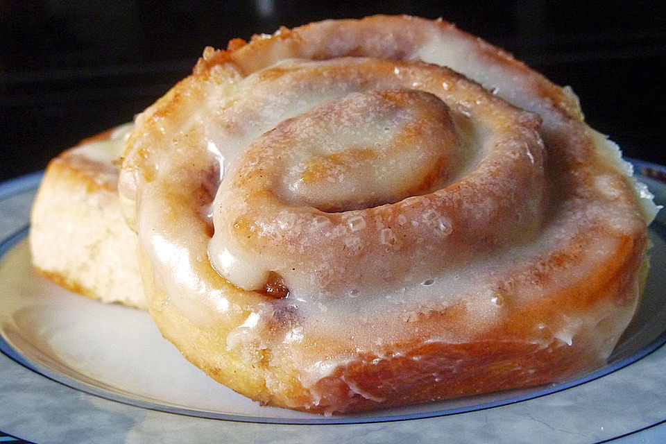 Zimtschnecken mit Frischkäse-Glasur