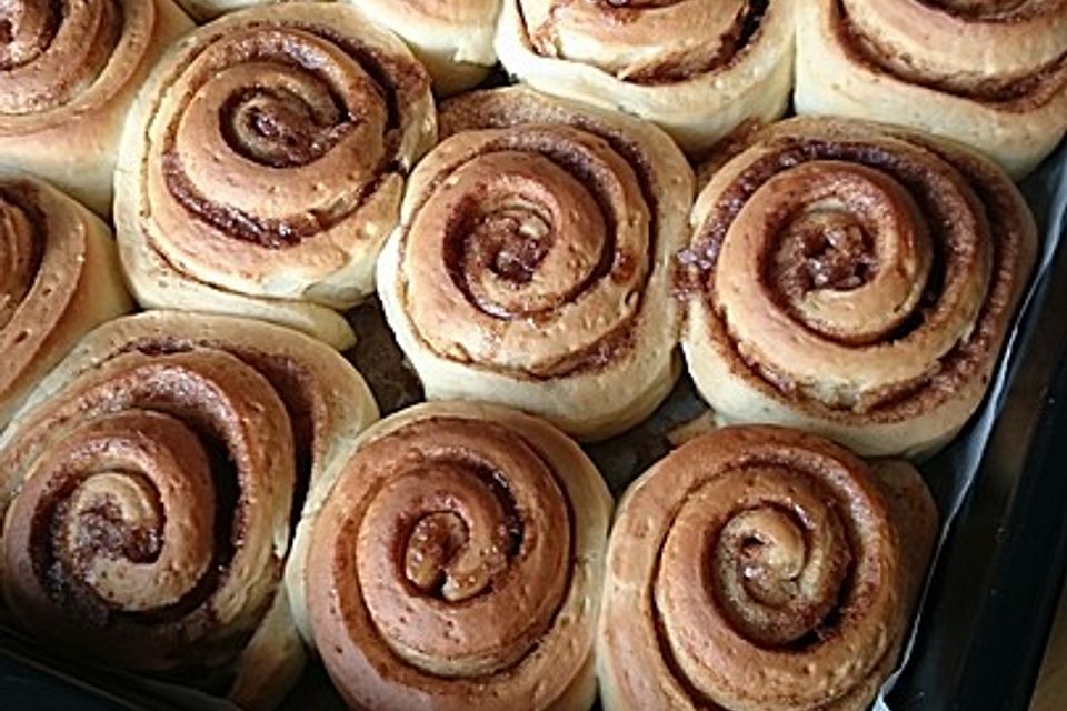 Zimtschnecken mit Frischkäse-Glasur