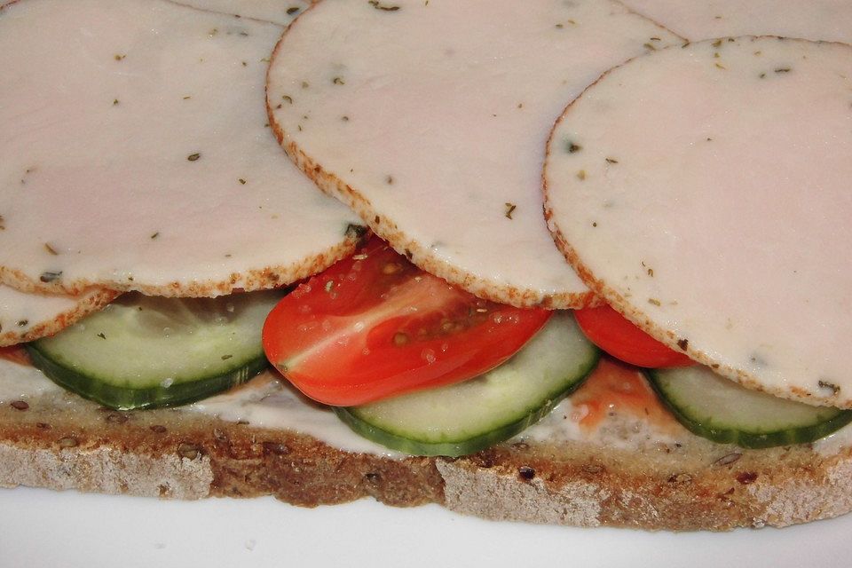 Sandwich mit gebratener Putenbrust Sandwich mit gebratener Putenbrust