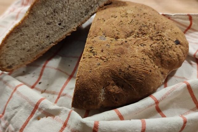 Griechisches Fladenbrot mit Feta und Oliven von InduktionsRike| Chefkoch