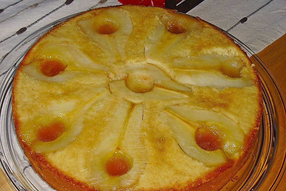 Gestürzter Birnen-Marzipan-Kuchen