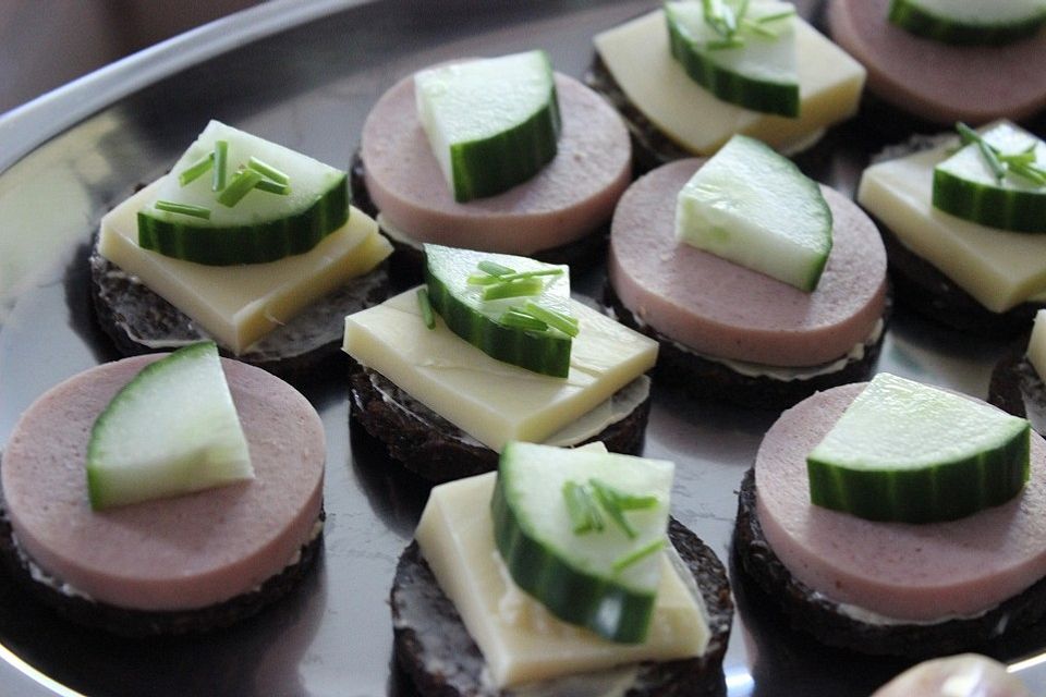 Pumpernickel-Gouda Fingerfood