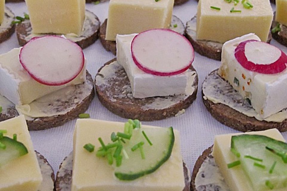 Pumpernickel-Gouda Fingerfood