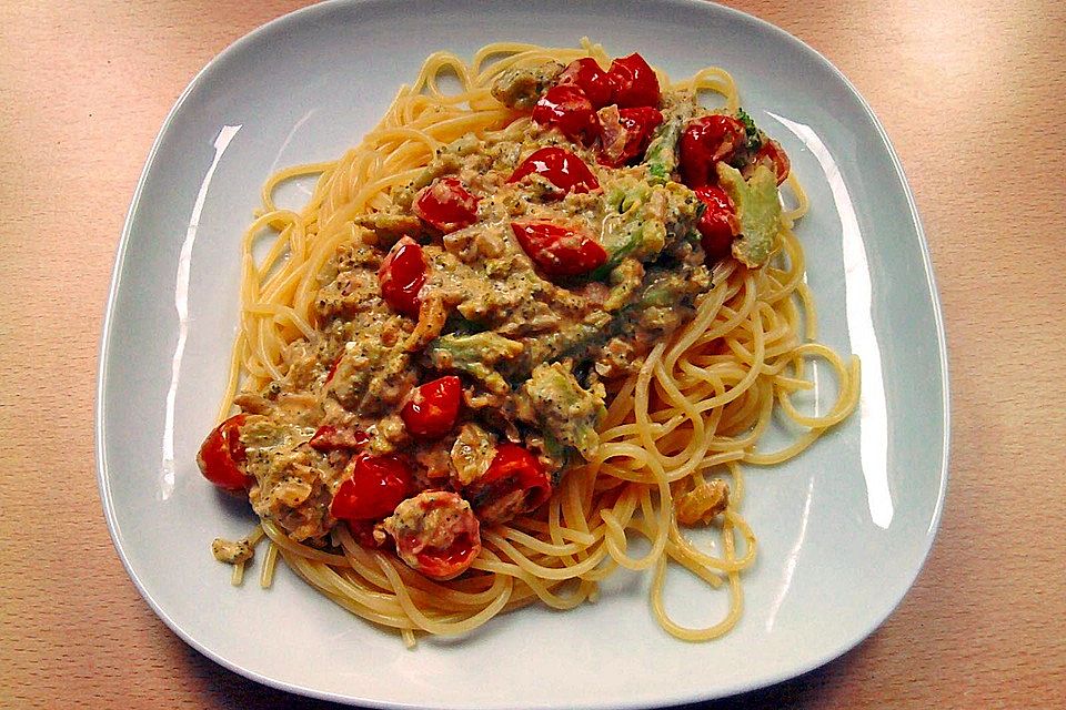 Spaghetti mit Brokkoli-Schafskäse-Sauce