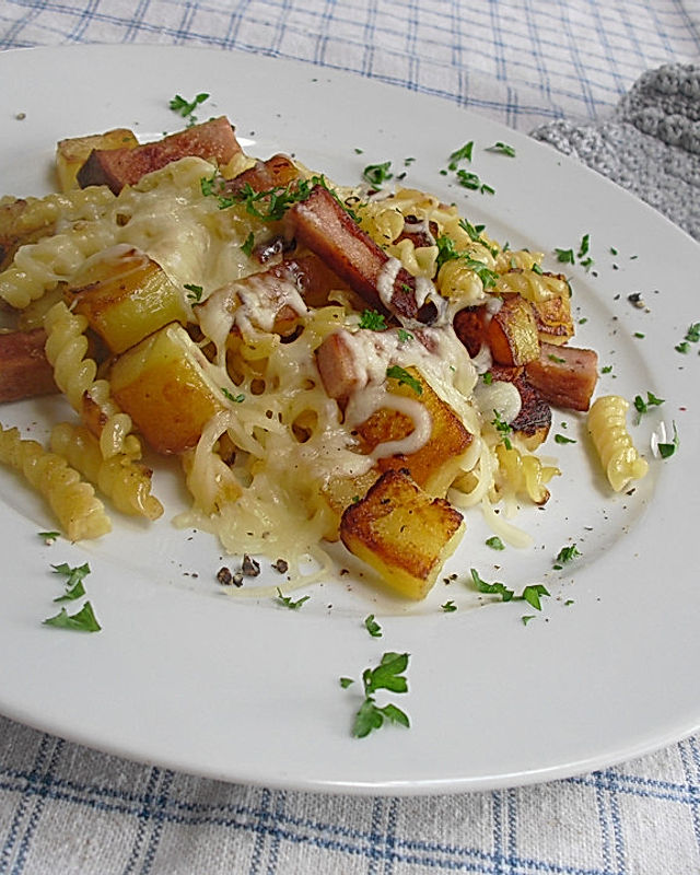Kartoffel-Leberkäse-Nudelpfanne