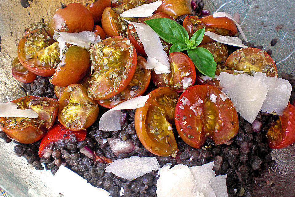 Warmer Linsensalat mit gebackenen Cherrytomaten