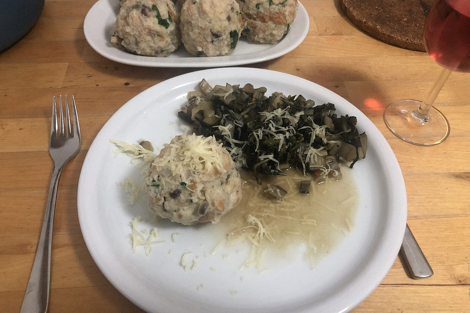 Käseknödel mit Mangold