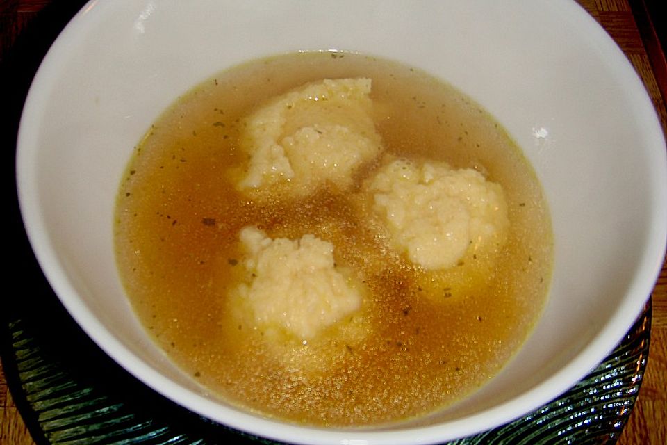 Grießklößchensuppe