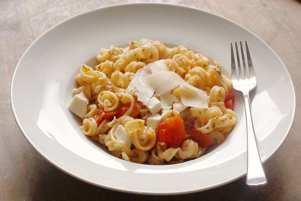 Nudeln mit Tomaten à la Susi