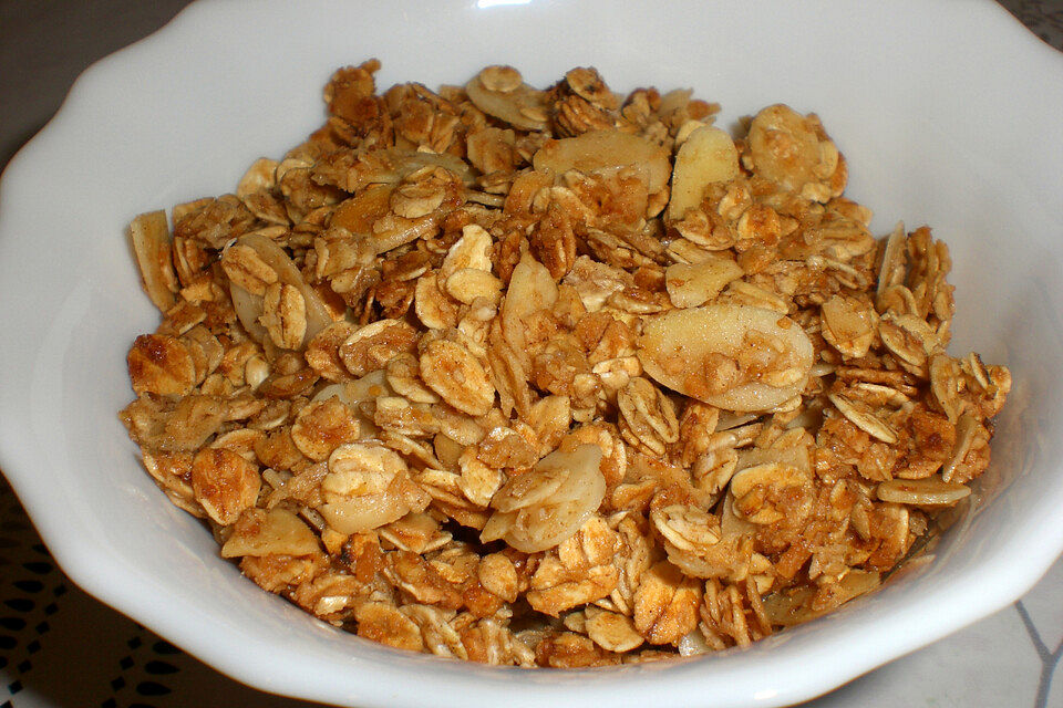 Schnelles Knusper-Müsli aus der Mikrowelle