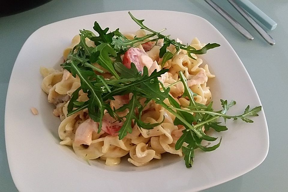 Nudeln mit Lachs-Käse-Soße