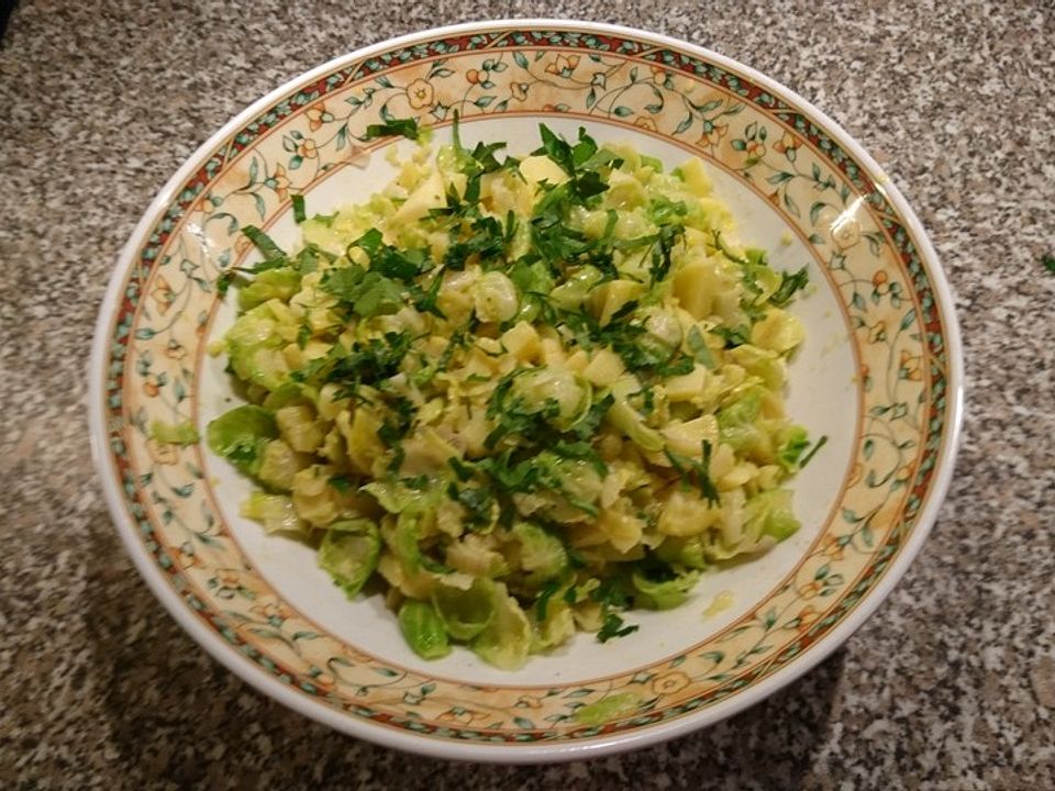 Lauwarmer Kartoffel-Rosenkohl-Salat von Maxime1972 | Chefkoch