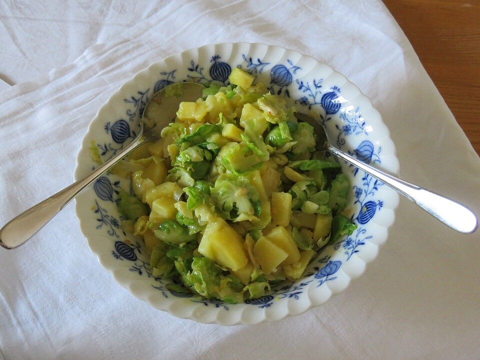 Lauwarmer Kartoffel-Rosenkohl-Salat von Maxime1972| Chefkoch