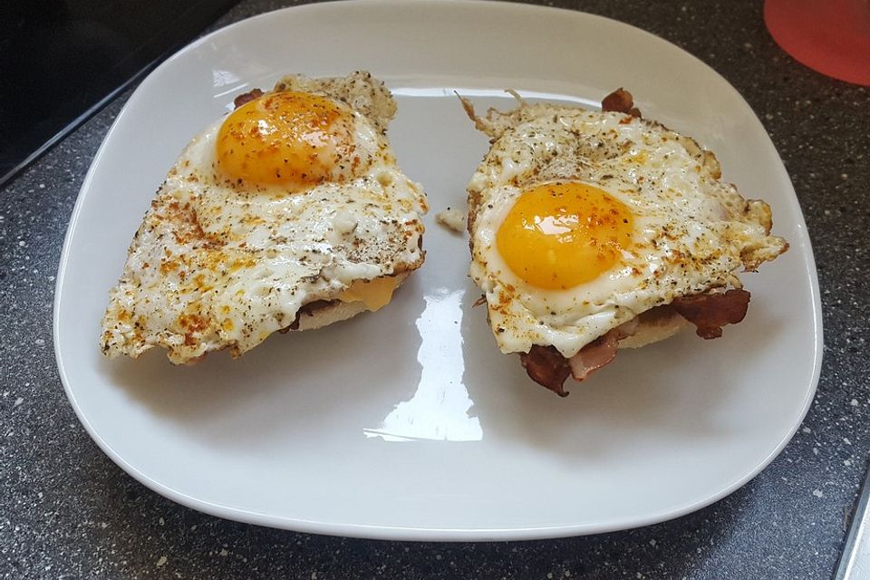 Kerstins Frühstücksburger mit Ei und Bacon