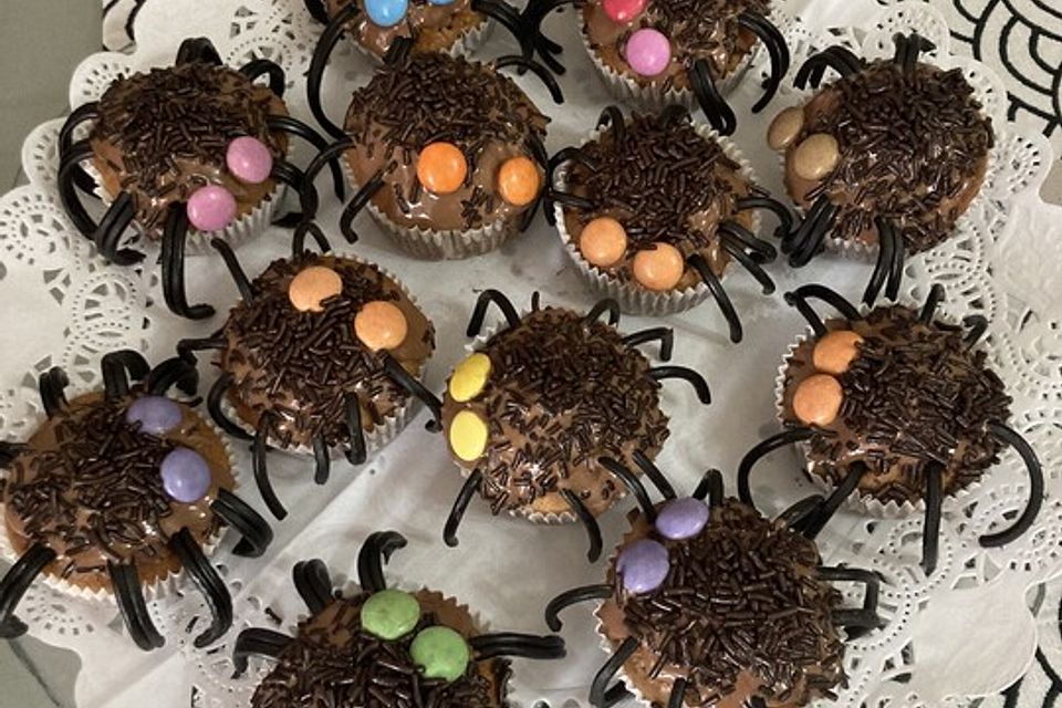 Spinnenmuffins für Halloween