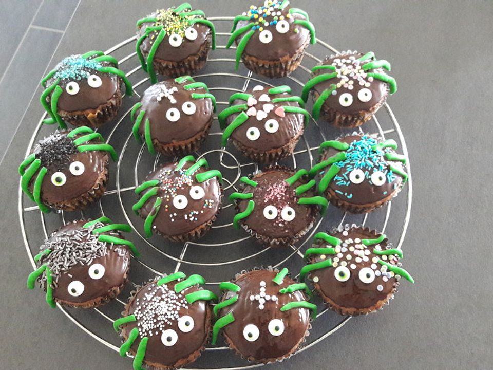 Spinnenmuffins für Halloween von KattyB87 | Chefkoch