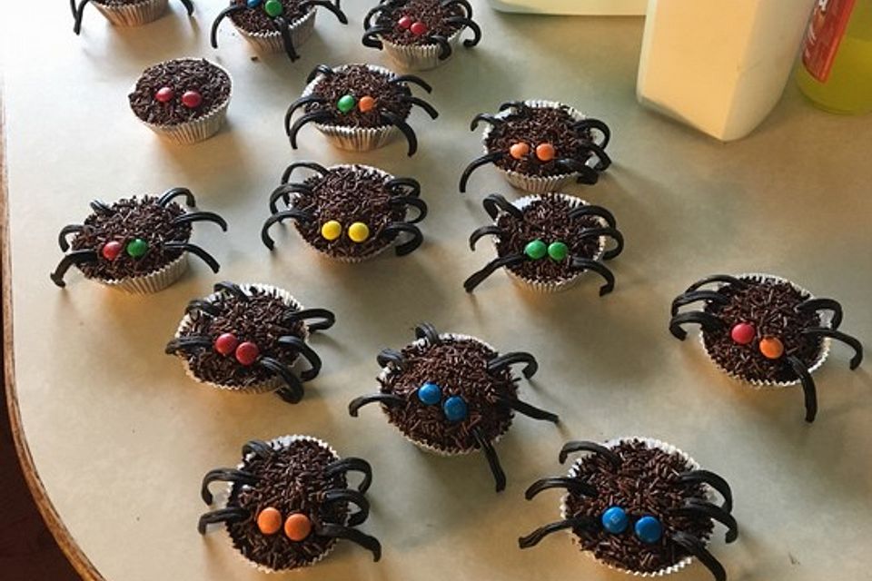 Spinnenmuffins für Halloween