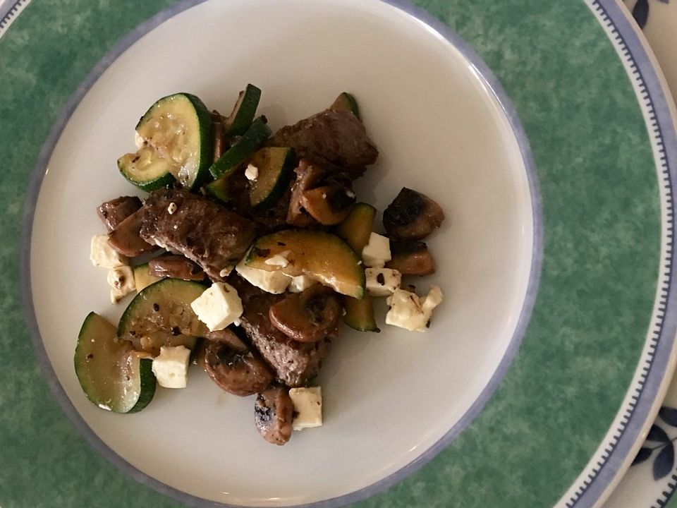 Gyrospfanne mit Schafskäse überbacken von stevvi| Chefkoch