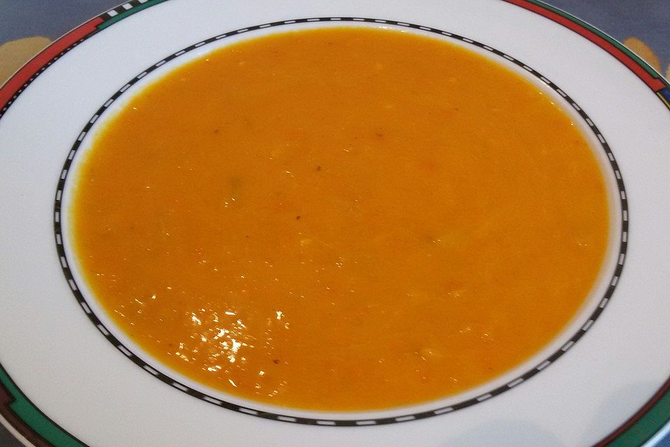 Kürbiscremesuppe mit Apfel und Kokosmilch