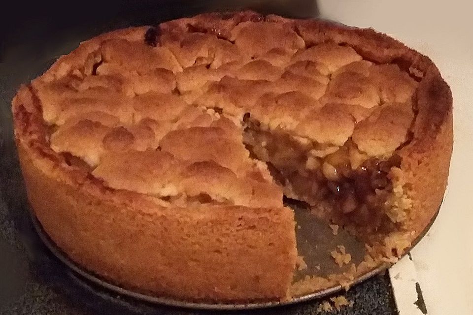 Apfel-Pudding Kuchen mit Walnüssen