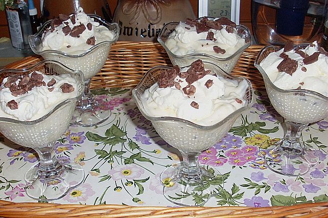 Kirschbecher mit Eierlikörcreme von Wyrwaa| Chefkoch