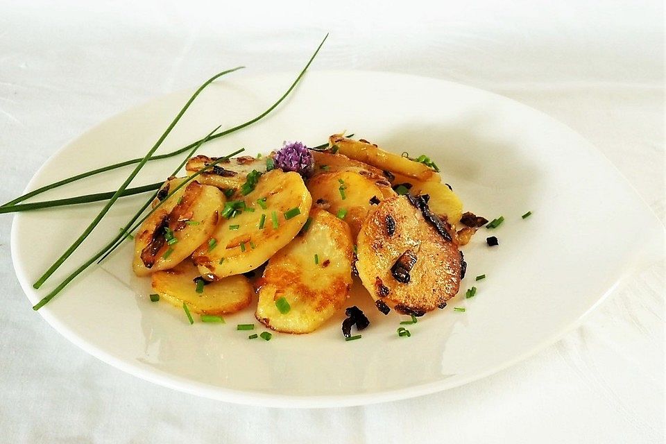 Deftige Bratkartoffeln von rohen Kartoffeln