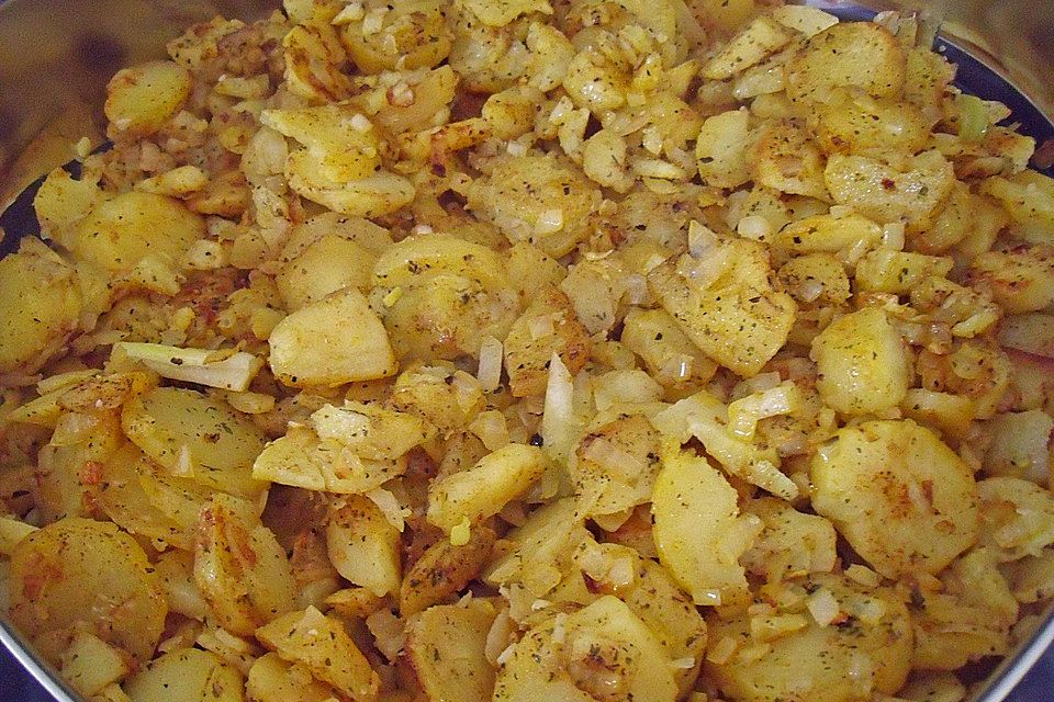 Deftige Bratkartoffeln von rohen Kartoffeln