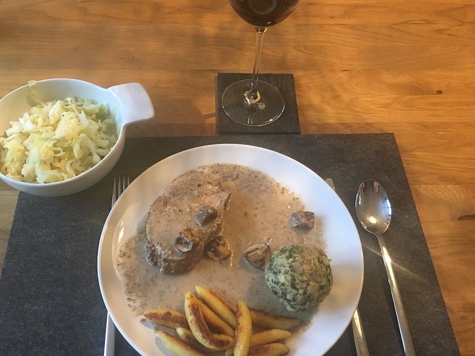 Doms Schweinebraten mit Senf-Honig Kruste und Champignonsoße von ...
